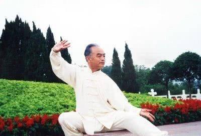 揭秘纺织厂女工闫芳的上位史,这些“大师”到底在糊弄谁?