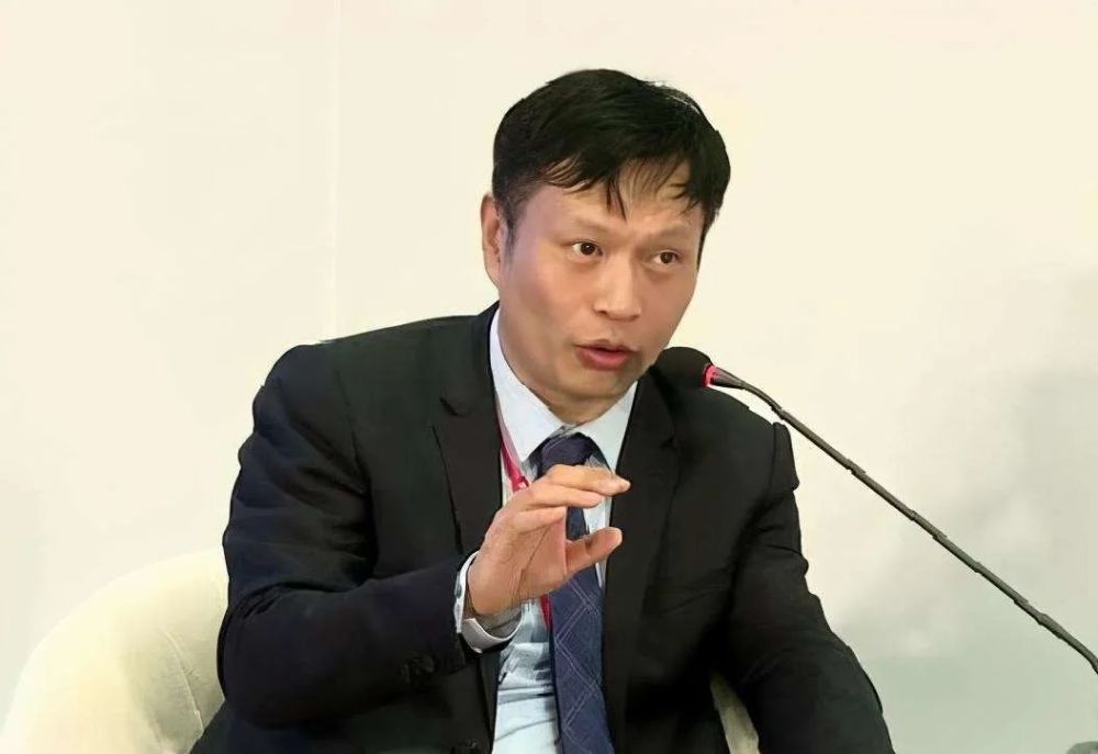 迅雷老总带美女副总跑了,背后的真相太可怕
