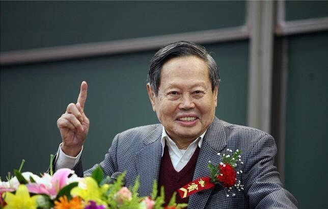 为什么中国没有出现近代科学技术?爱因斯坦回应很西方,杨振宁:怪《易经》,被“智子”锁死的科技