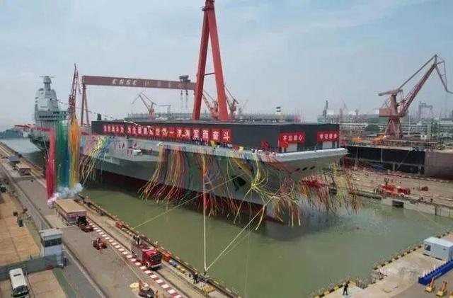 “福建舰”来了!我国第三艘航母(首艘弹射型)在上海下水