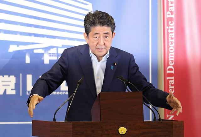 突发!安倍晋三,胸部中枪倒地!目前心肺停止,嫌疑人已被控制