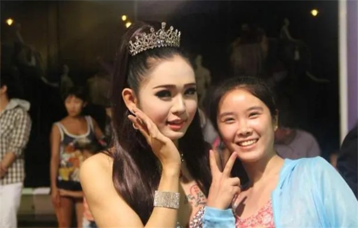 表面那么光鲜亮丽的人妖 为啥到了晚年生活贫困(人妖晚年)