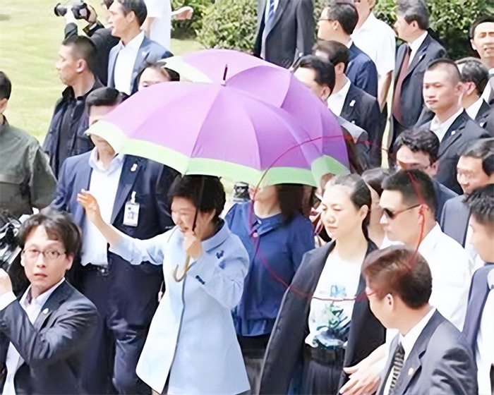 为何总统们都爱用女保镖 只是为保护安全吗 (另有玄机)