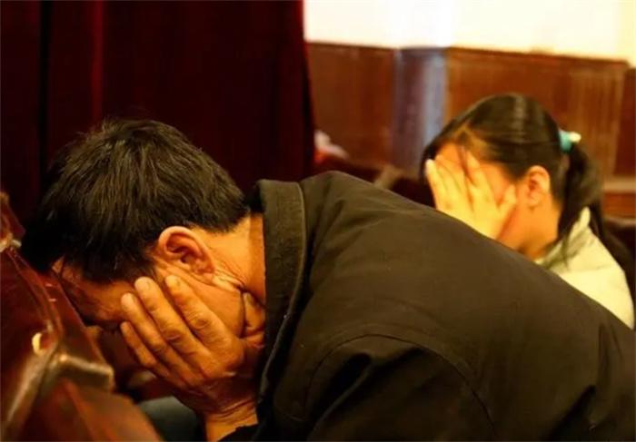 回顾儿子26岁检查出癌症,正在医院化疗之际,父母却双双投河自尽