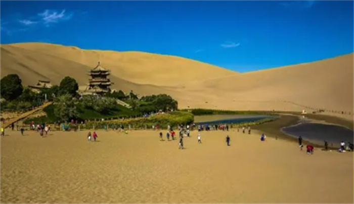 敦煌沙漠中的月牙泉为何千年不枯 是奇迹还是靠人工补水