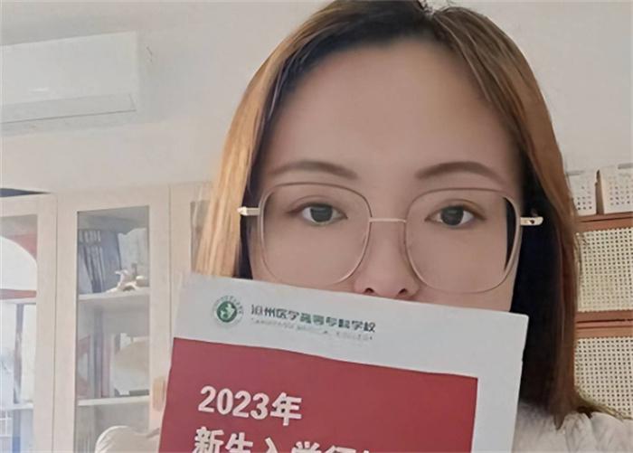 34岁初中老师重新高考转学口腔医学 为什么选择转行