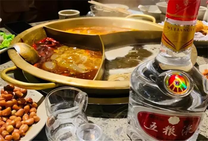 一顿火锅474万元 都吃了些什么(天价火锅)