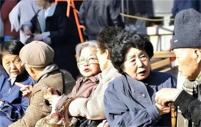 数十万日本老人 要来中国养老(日本老人)