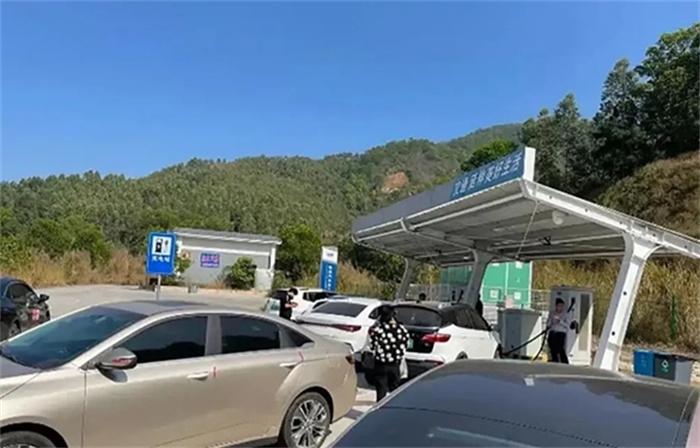 高速服务区充电1小时花99元 高速服务区电价标准为何