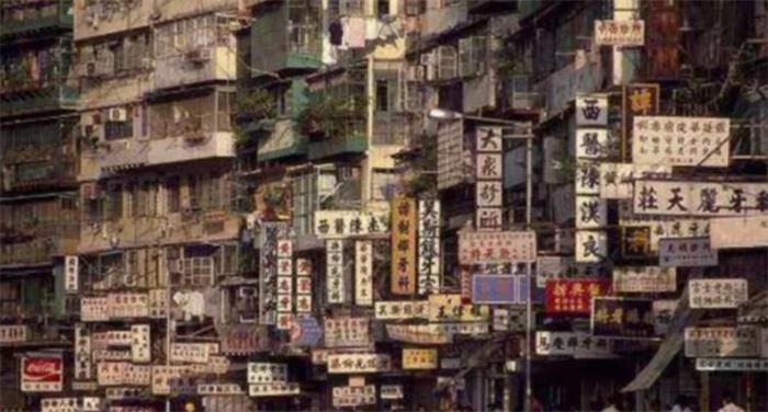 香港“鬼妈妈煮饭”事件!(女孩自己做饭)