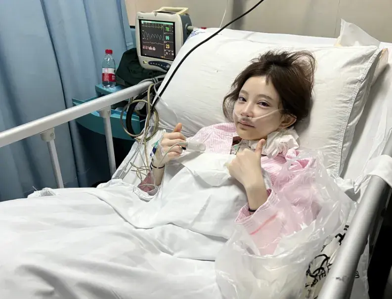 曾经火遍全网,连臭袜子都有人想要收藏的冯提莫,是如何过气的?