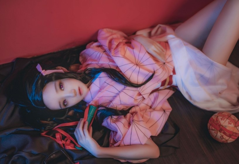 桜桃喵《灶门祢豆子》:温柔与野性的交织,梦幻般的鬼魅气息