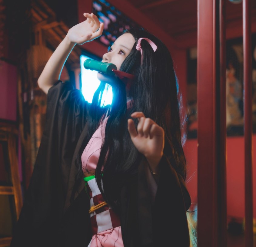 桜桃喵《灶门祢豆子》:温柔与野性的交织,梦幻般的鬼魅气息