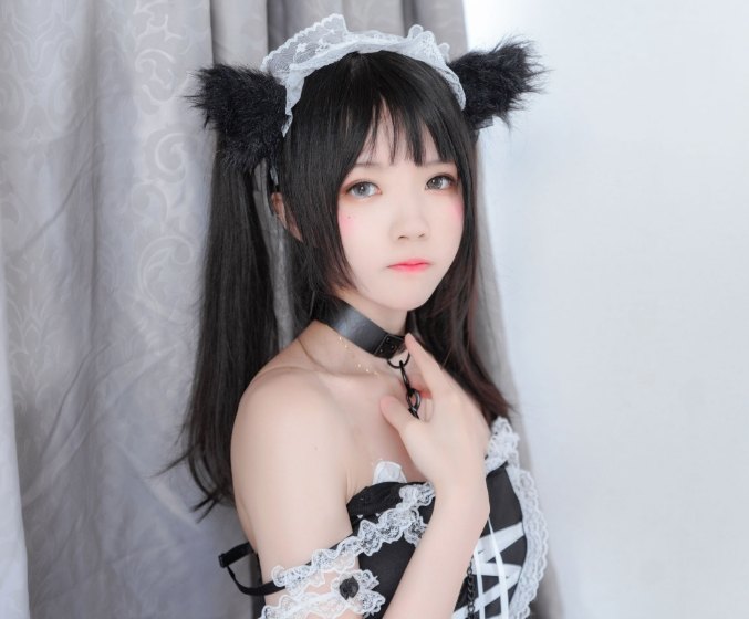 桜桃喵《黑猫妹抖》:纯真与性感的完美交融