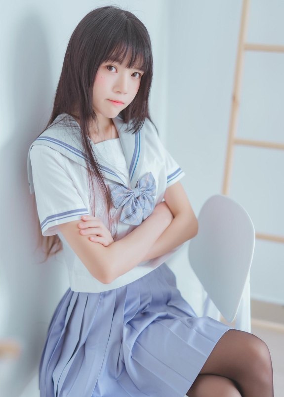 桜桃喵的《黑丝水手》系列:纯真与优雅的完美融合