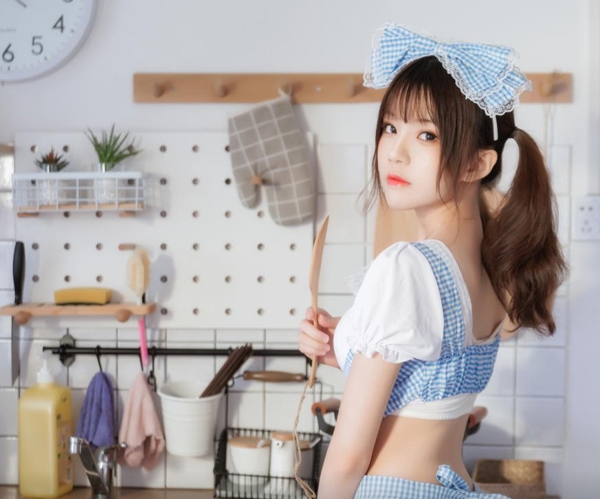 桜桃喵的《小娇妻》:温柔日常里的甜美幻想