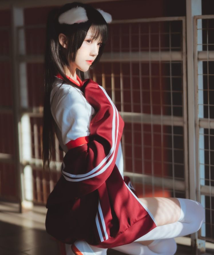 桜桃喵《红色体操服》——青春与活力的完美呈现