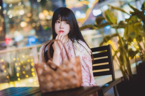 桜桃喵《小少女_小小少女》——纯净少女的梦幻时刻