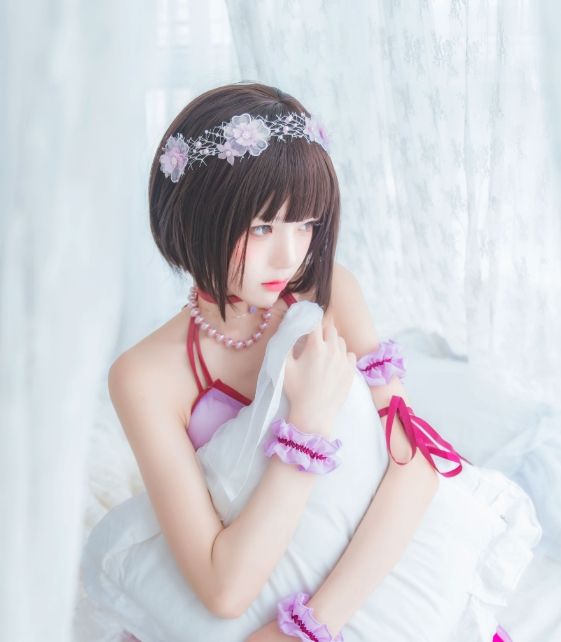 桜桃喵《加藤惠_小睡裙》:一场梦幻的柔软邂逅