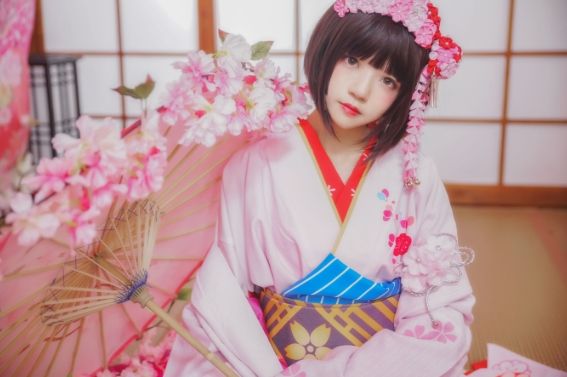 桜桃喵《加藤惠_和服》:美丽的和风时光