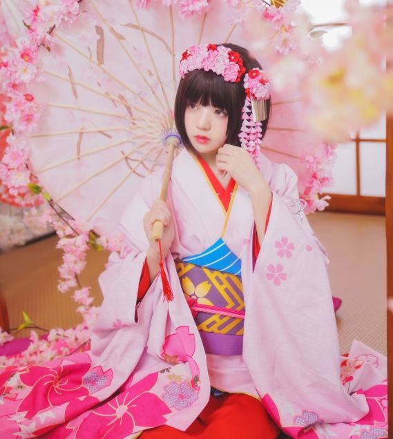 桜桃喵《加藤惠_和服》:美丽的和风时光